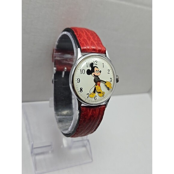 Vintage Ingersoll By Timex Mickey Mouse Wind Up Watch 30101 WDP Red Leather Mens - Picture 3 of 13